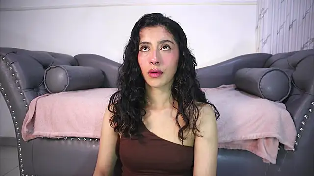 Snapshot of Alyssa_jones chatting on 12, 6, 2026 Alyssa jones online show from 12, 6, 2026