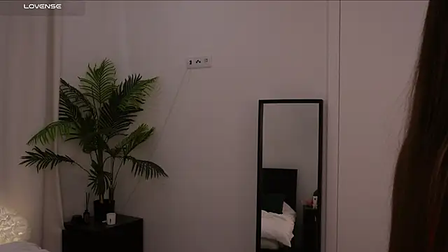 Snapshot of Lilly_Colins chatting on 19, 1, 2025 Lilly Colins online show from 19, 1, 2025