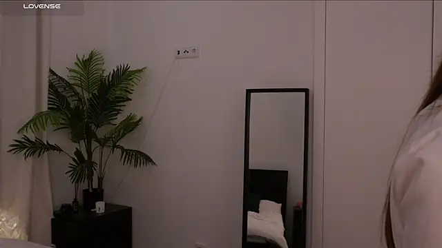 Snapshot of Lilly_Colins chatting on 23, 1, 2025 Lilly Colins online show from 23, 1, 2025