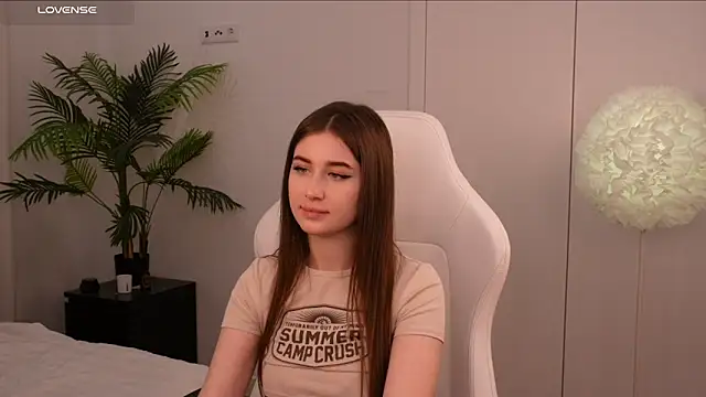 Snapshot of Lilly_Colins chatting on 27, 1, 2025 Lilly Colins online show from 27, 1, 2025