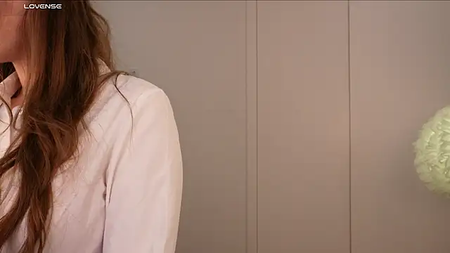 Snapshot of Lilly_Colins chatting on 30, 1, 2025 Lilly Colins online show from 30, 1, 2025