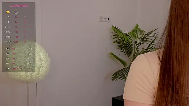 Snapshot of Lilly_Colins chatting on 2, 2, 2025 Lilly Colins online show from 2, 2, 2025