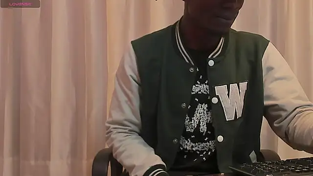 Snapshot of Miltton_Jakee chatting on 22, 2, 2025 Miltton Jakee online show from 22, 2, 2025