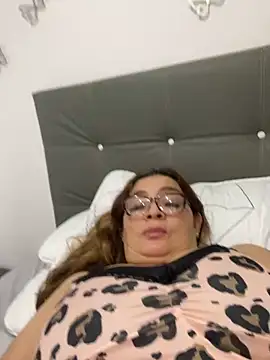 AntonellaAlondra4 online show from 25, 2, 2025