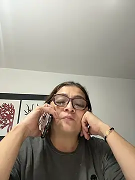 AntonellaAlondra4 online show from 12, 4, 2026