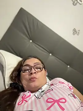 AntonellaAlondra4 online show from 22, 4, 2026