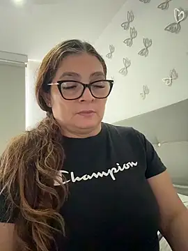 Snapshot of AntonellaAlondra4 chatting on 11, 5, 2026 AntonellaAlondra4 online show from 11, 5, 2026