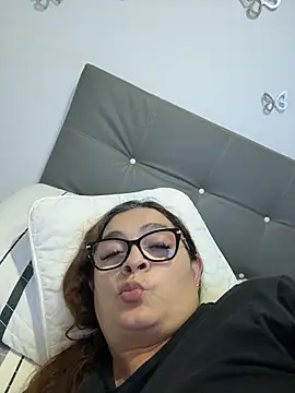 Snapshot of AntonellaAlondra4 chatting on 20, 5, 2026 AntonellaAlondra4 online show from 20, 5, 2026