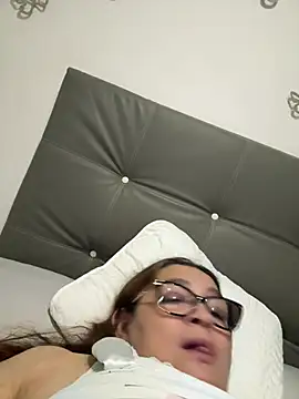 Snapshot of AntonellaAlondra4 chatting on 7, 6, 2026 AntonellaAlondra4 online show from 7, 6, 2026