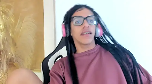 APRILL FOXX online show from 27, 2, 2025