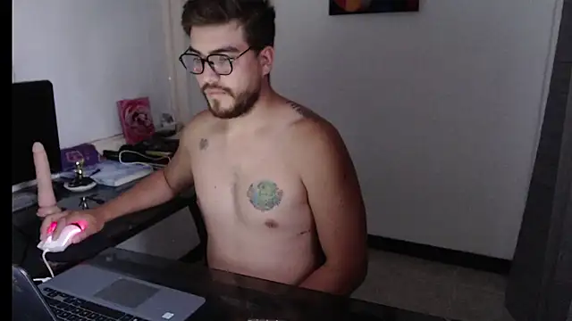 Snapshot of Dylanwish chatting on 20, 12, 2024 Dylanwish online show from 20, 12, 2024