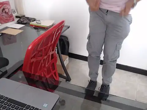 Snapshot of Dylanwish chatting on 2, 10, 2025 Dylanwish online show from 2, 10, 2025