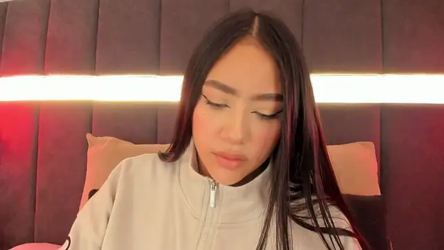 nicolle pierce online show from 22, 9, 2025