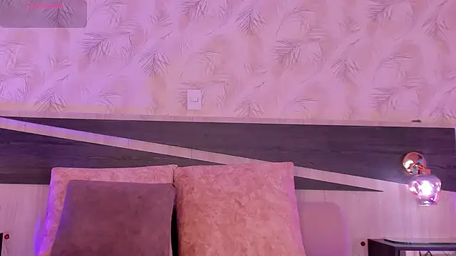 nicolle pierce online show from 19, 2, 2026