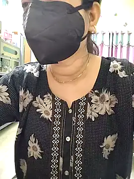 Royalgirl667 online show from 5, 12, 2024