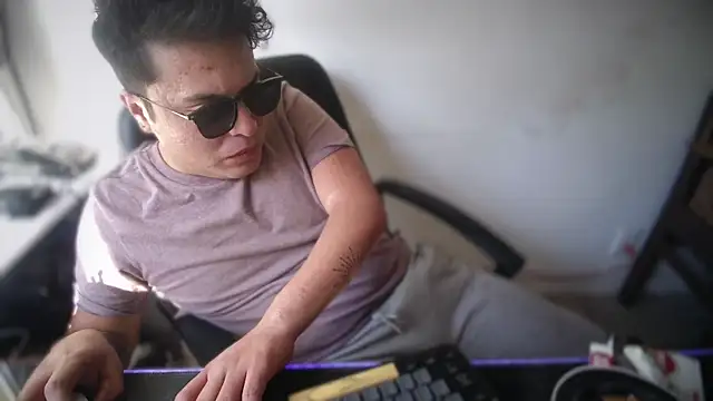 FrankGatsby11 online show from 13, 11, 2025