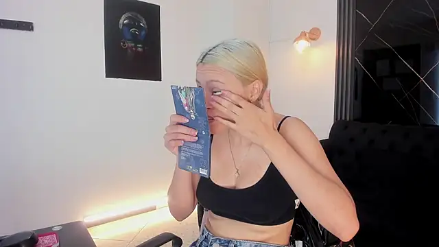 Snapshot of miacarperr1 chatting on 12, 2, 2026 miacarperr1 online show from 12, 2, 2026