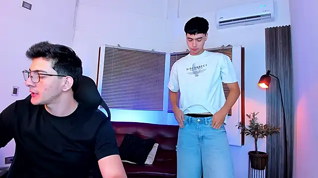 Sexy BoysW online show from 6, 3, 2026