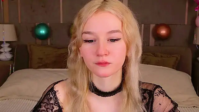 NaomiLoys online show from 15, 2, 2025