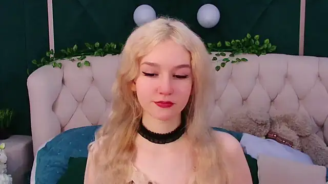 NaomiLoys online show from 17, 2, 2025