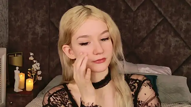 NaomiLoys online show from 21, 2, 2025