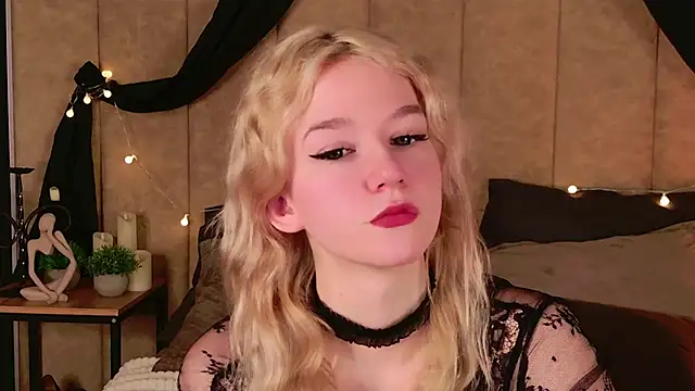 NaomiLoys online show from 22, 2, 2025