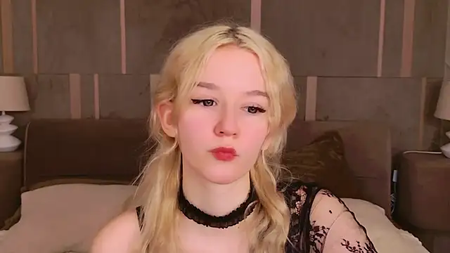 NaomiLoys online show from 27, 2, 2025