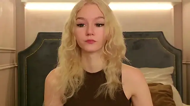 NaomiLoys online show from 19, 9, 2025