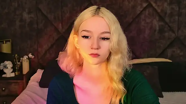 NaomiLoys online show from 8, 11, 2025