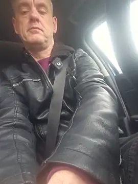 Snapshot of Hectorthyssen1 chatting on 17, 5, 2026 Hectorthyssen1 online show from 17, 5, 2026