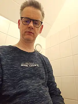 Snapshot of Hectorthyssen1 chatting on 9, 6, 2026 Hectorthyssen1 online show from 9, 6, 2026