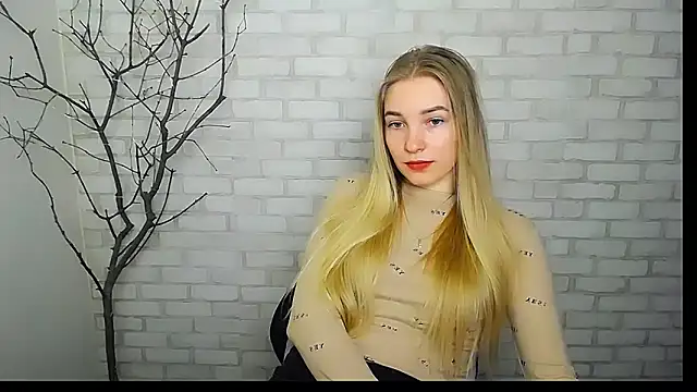 Queen ofLove online show from 3, 3, 2025