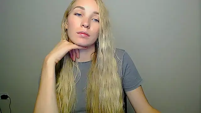 Queen ofLove online show from 7, 10, 2025