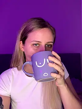 Snapshot of lunawolf21 chatting on 16, 12, 2025 lunawolf21 online show from 16, 12, 2025