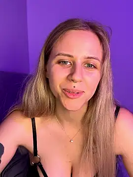 Snapshot of lunawolf21 chatting on 8, 1, 2026 lunawolf21 online show from 8, 1, 2026