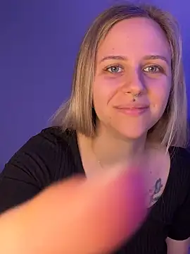 Snapshot of lunawolf21 chatting on 11, 2, 2026 lunawolf21 online show from 11, 2, 2026