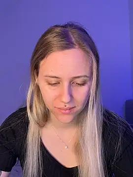 Snapshot of lunawolf21 chatting on 12, 2, 2026 lunawolf21 online show from 12, 2, 2026