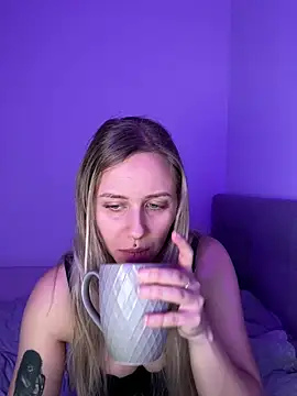 Snapshot of lunawolf21 chatting on 18, 2, 2026 lunawolf21 online show from 18, 2, 2026