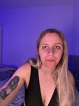 Snapshot of lunawolf21 chatting on 10, 3, 2026 lunawolf21 online show from 10, 3, 2026