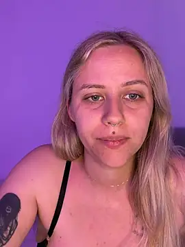 lunawolf21 online show from 10, 6, 2026