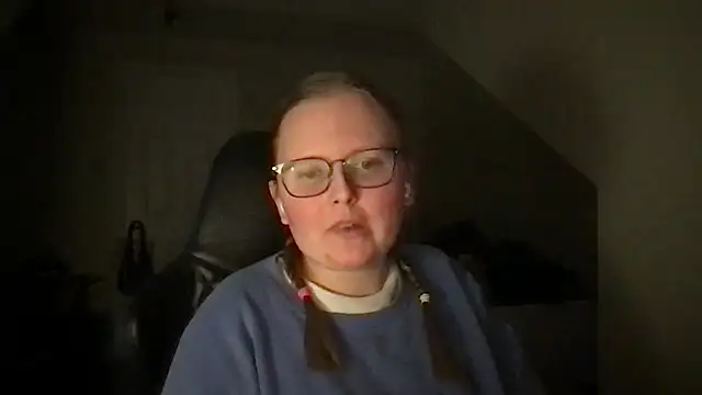 lexie lilacs online show from 17, 2, 2025