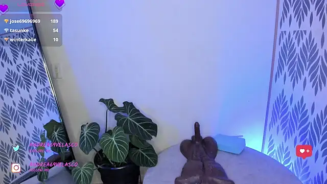 AndreaVelasco online show from 4, 3, 2025