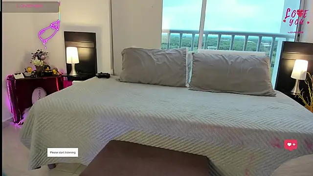 AndreaVelasco online show from 24, 4, 2026
