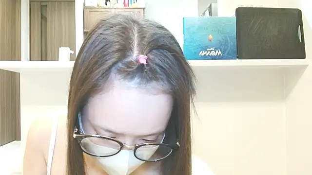  hina chan  online show from 12, 11, 2025