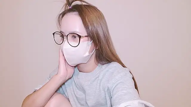  hina chan  online show from 25, 6, 2026
