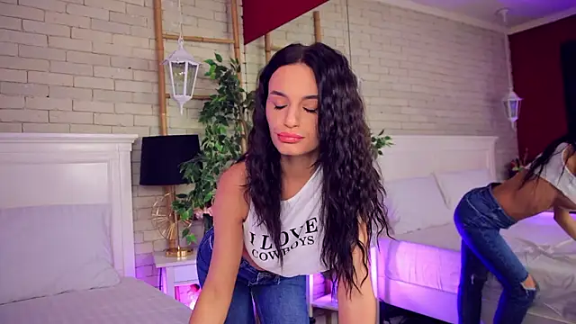 CarlaWhite online show from 13, 3, 2026