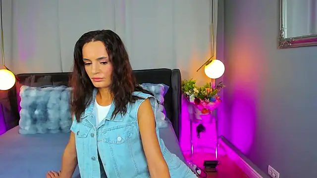 CarlaWhite online show from 28, 6, 2026