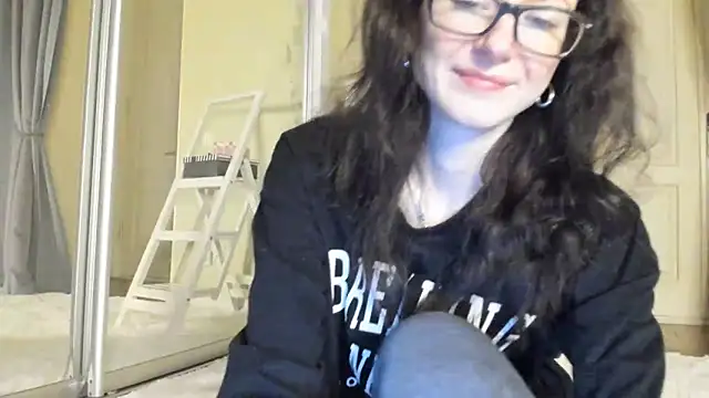 Baby Jewel online show from 6, 2, 2025