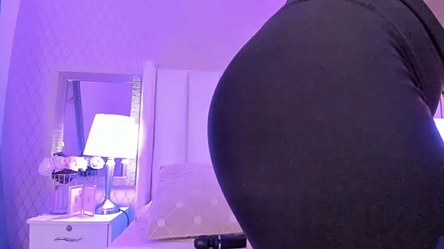 SophiaSmiiths  online show from 20, 2, 2025