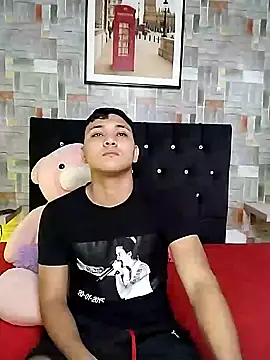 couple lovelyds online show from 31, 1, 2025